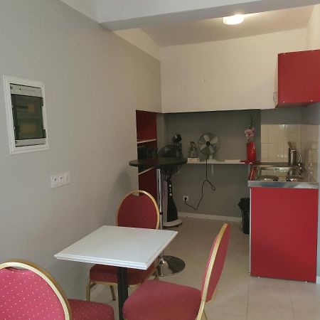 Jolie Appartement, L'Enclave Des Secrets LʼIsle-sur-la-Sorgue Exterior foto