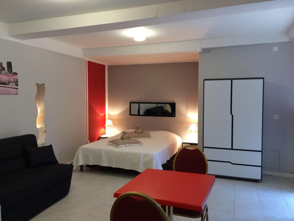 Jolie Appartement, L'Enclave Des Secrets LʼIsle-sur-la-Sorgue Cameră foto