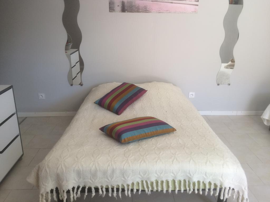 Jolie Appartement, L'Enclave Des Secrets LʼIsle-sur-la-Sorgue Exterior foto